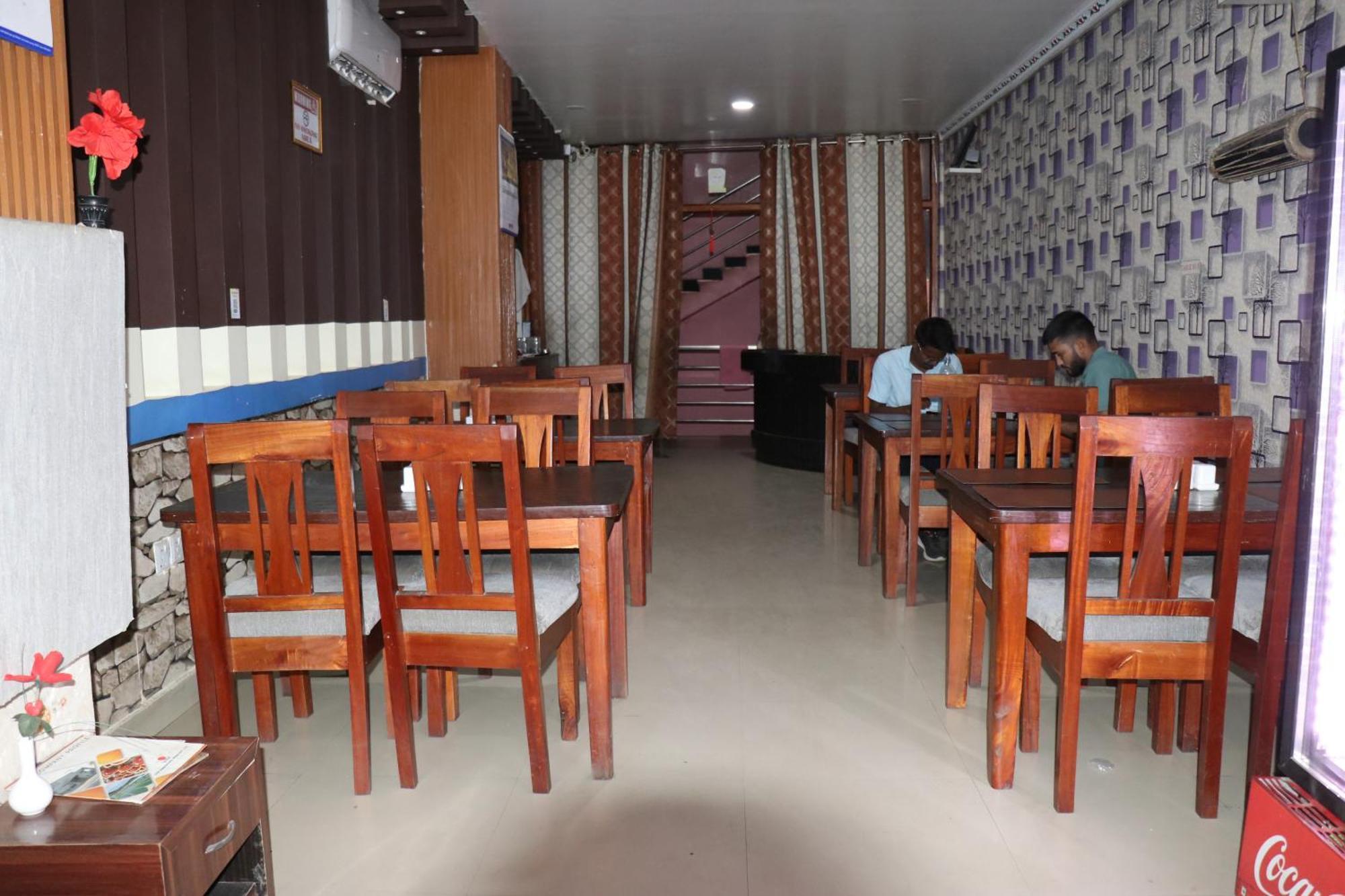 Hotel Megha Heritage Surkhet Extérieur photo