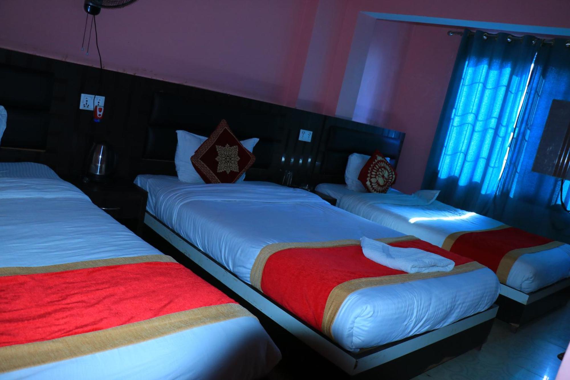 Hotel Megha Heritage Surkhet Extérieur photo