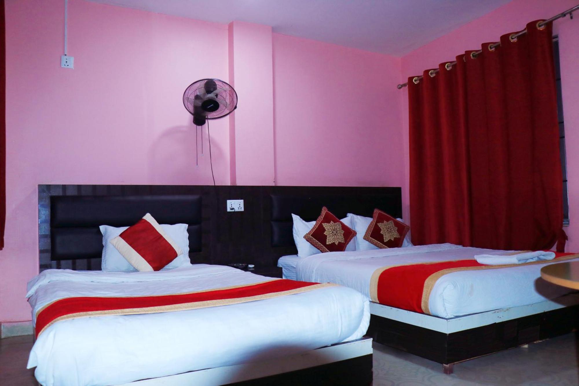 Hotel Megha Heritage Surkhet Extérieur photo